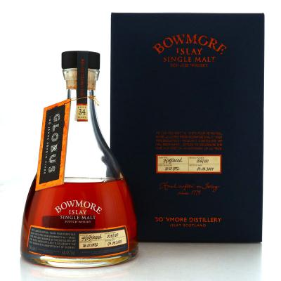 Bowmore 1972 34 Year Old Decanter / Globus Bowmore 1972 34 Year Old Decanter / Globus