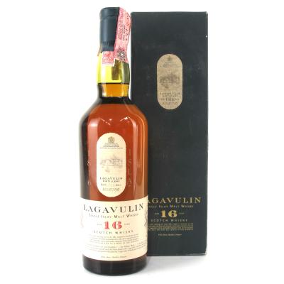 Lagavulin 16 Year Old White Horse Bottling 1980s / Italian Import