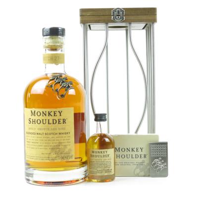 Monkey Shoulder Caged Edition / Including Miniature and Memorabilia