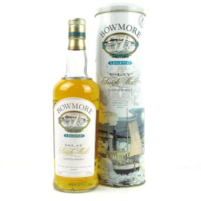 Bowmore Legend Single Malt / Devil Visist Bowmore Church