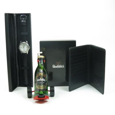 Glenfiddich Miniature with Golf Trolley / Watch and Wallet Glenfiddich Miniature with Golf Trolley / Watch and Wallet