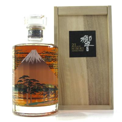 Hibiki 21 Year Old Mount Fuji Limited Edition / Wooden Box